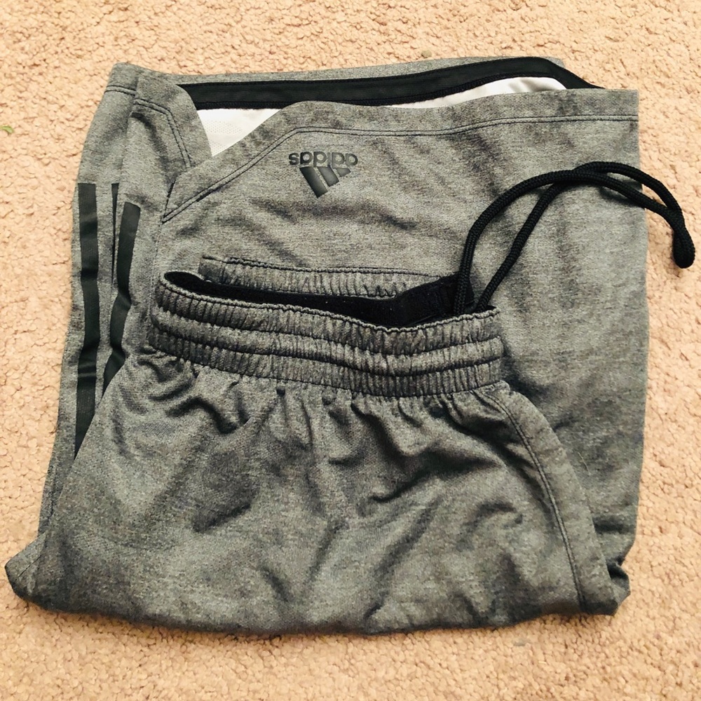 Adidas Climalite Shorts, grey w stripes size L